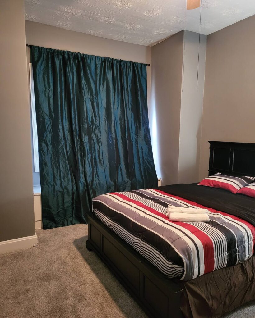 Queen bedroom in Columbus - Additional photos (2)