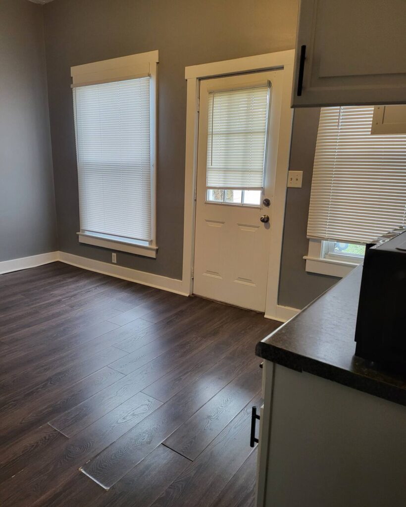 Queen bedroom in Columbus - Living room (6)